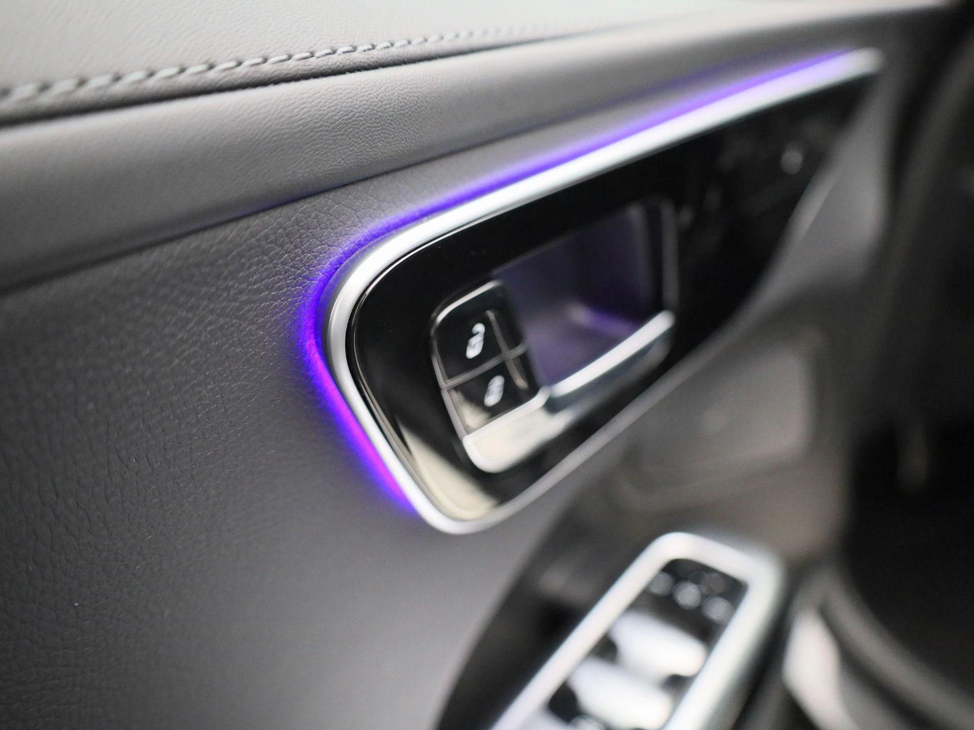 Mercedes-Benz-C-Klasse-image-48