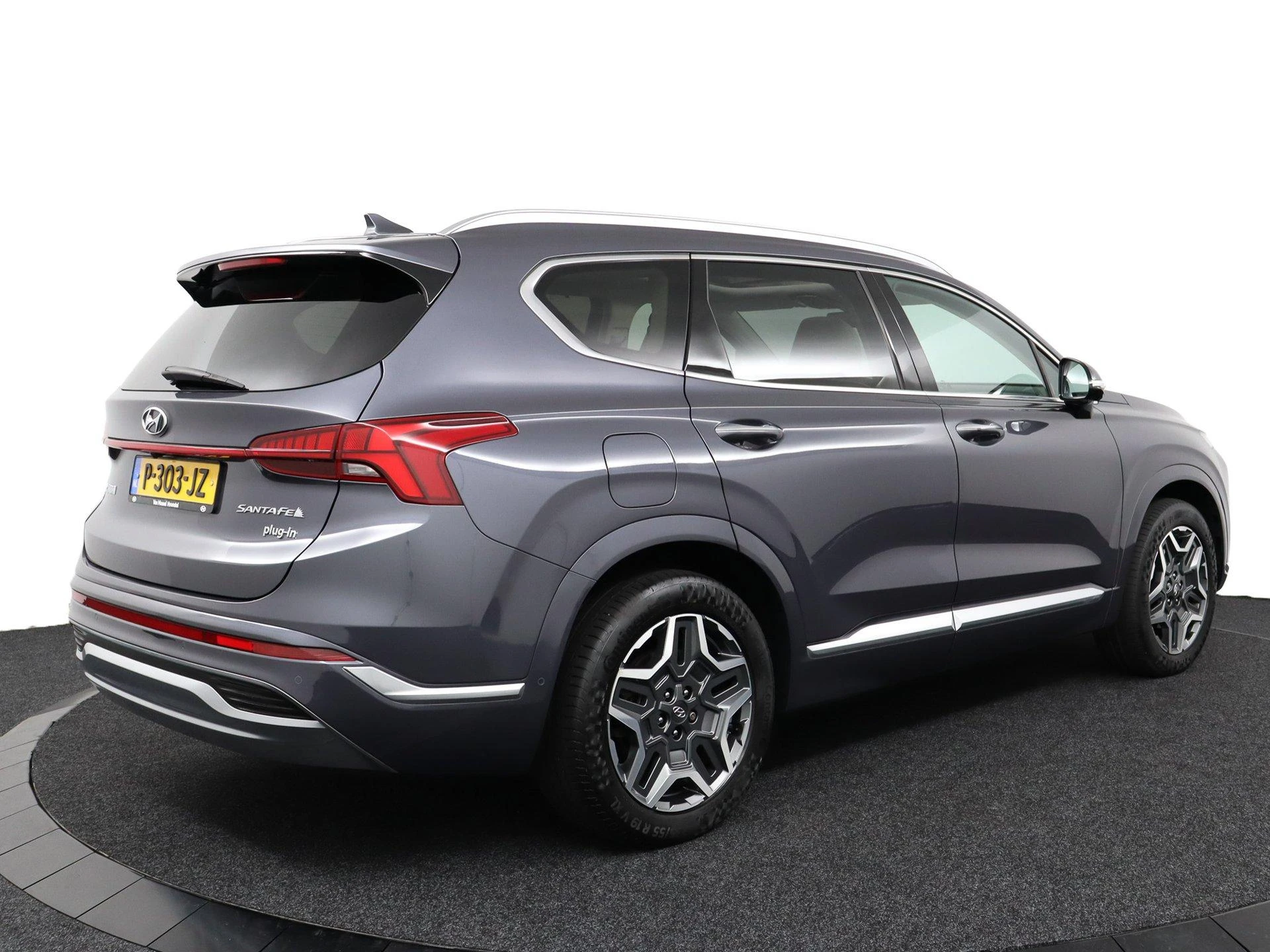 Hyundai-Santa Fe-image-2