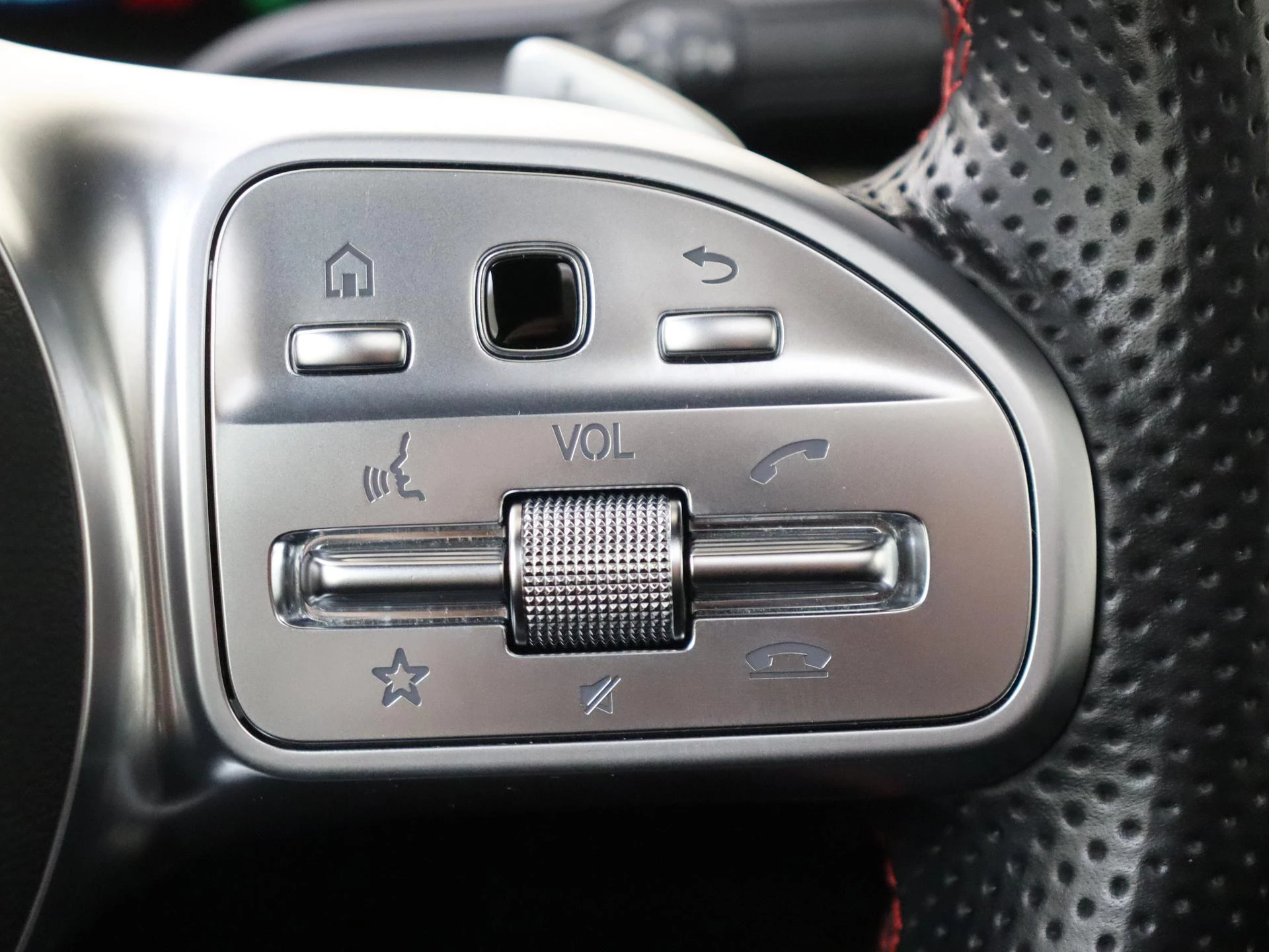 Mercedes-Benz-A-Klasse-image-14