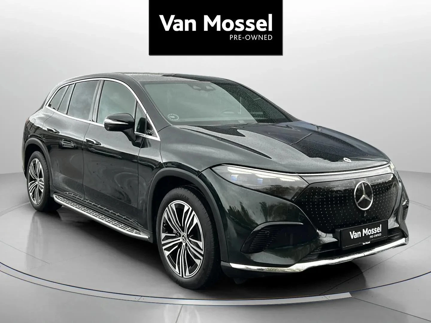 Mercedes-Benz-EQS-image-2