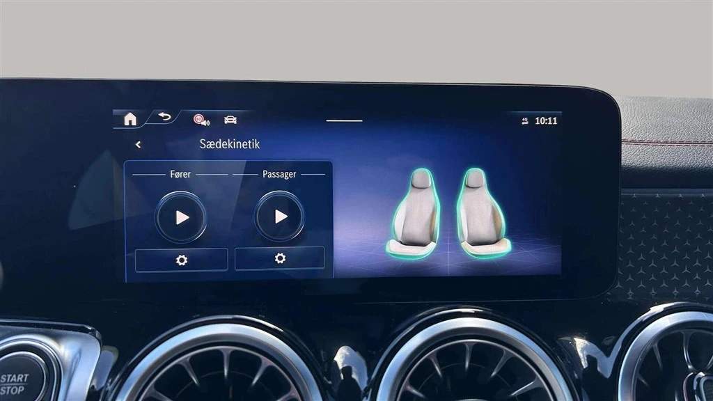 Mercedes-Benz-EQB-image-15