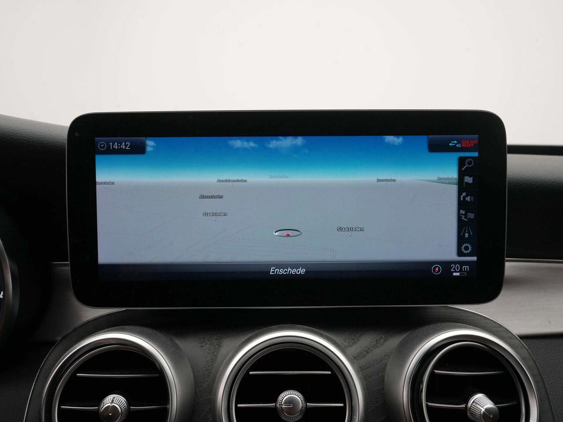 Mercedes-Benz-C-Klasse-image-12