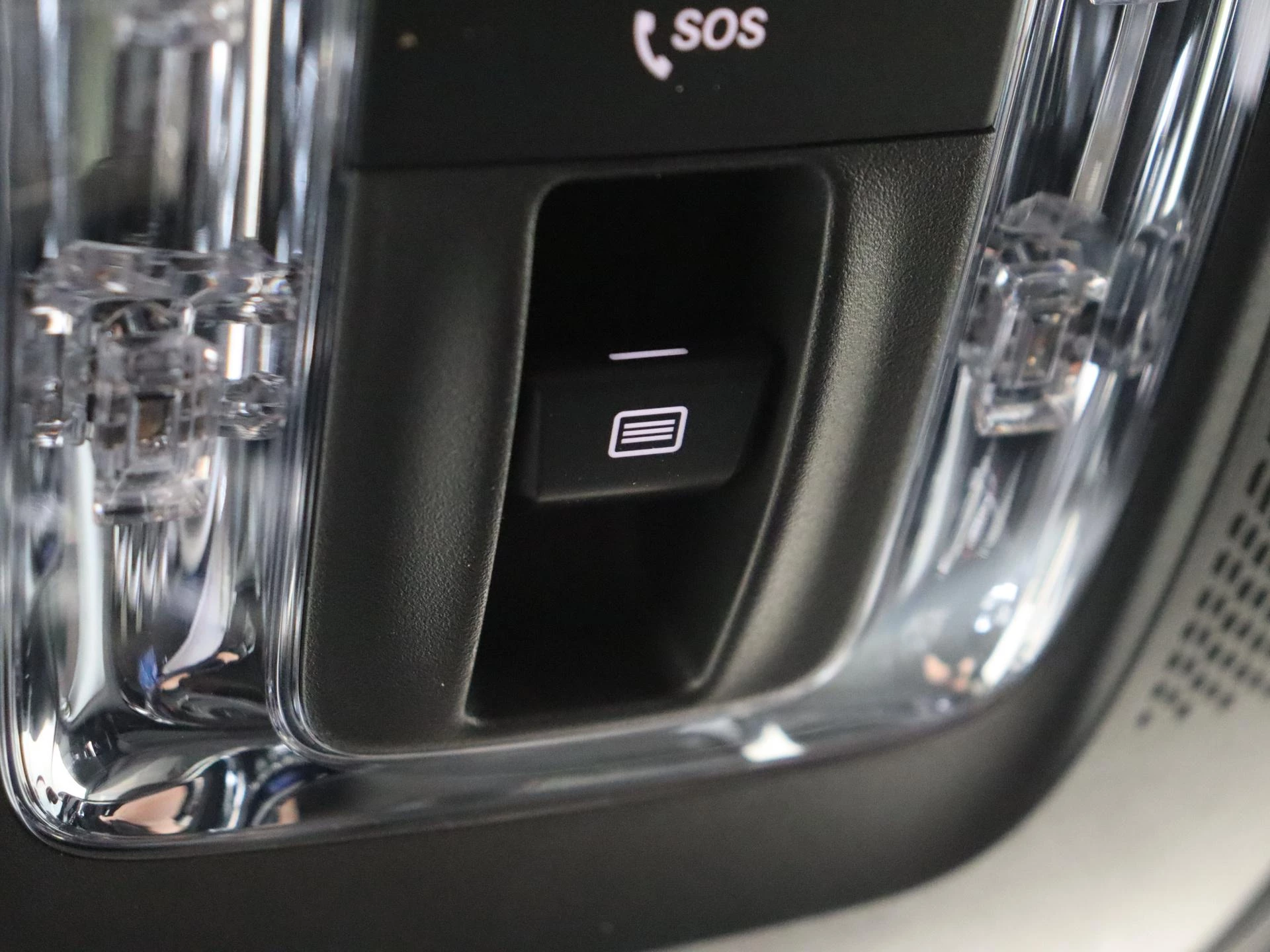 Mercedes-Benz-EQA-image-24