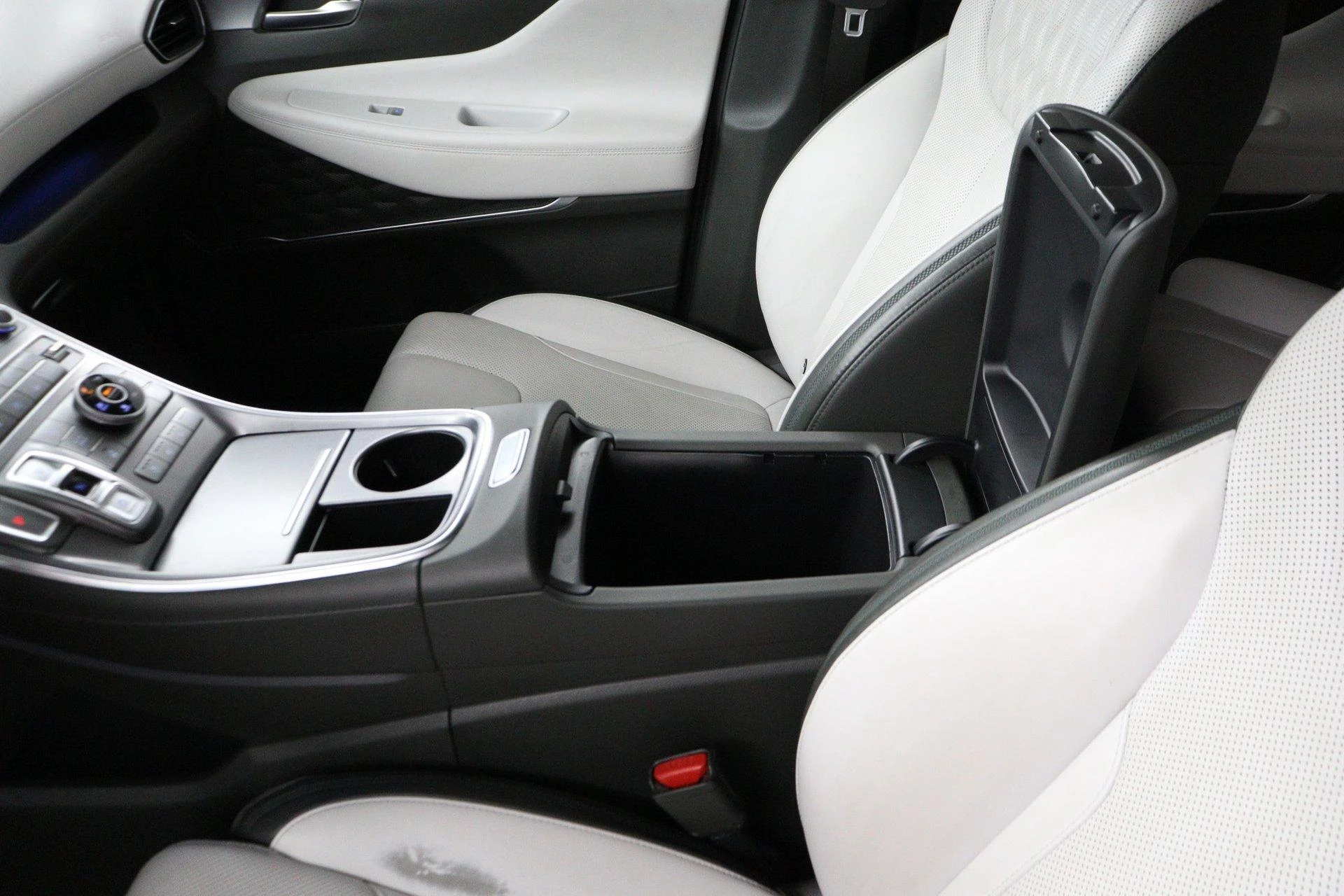 Hyundai-Santa Fe-image-71