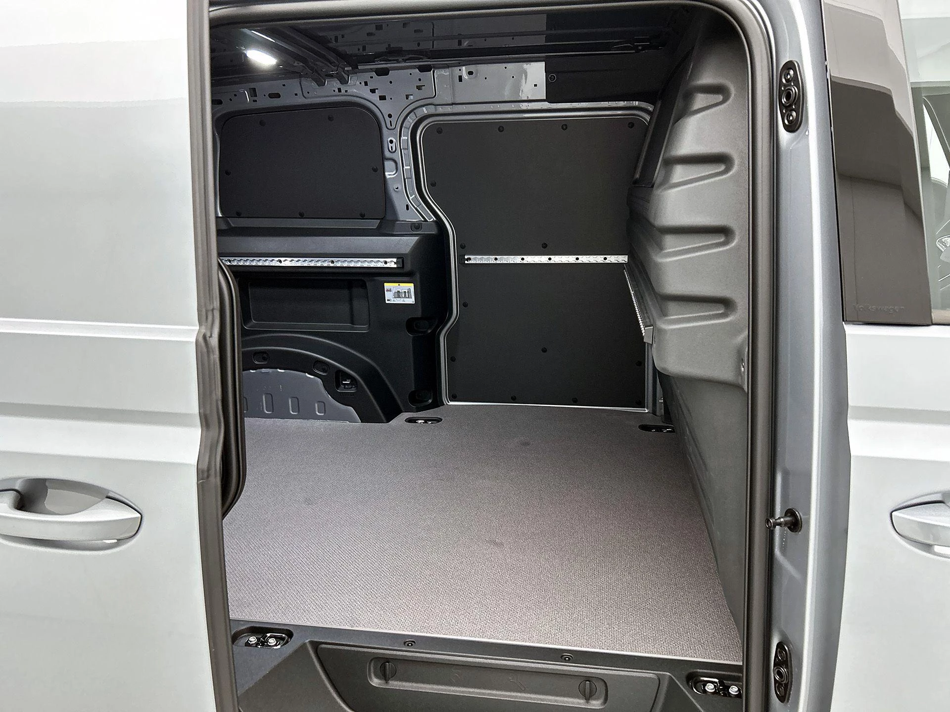 Volkswagen-ID. Buzz Cargo-image-26