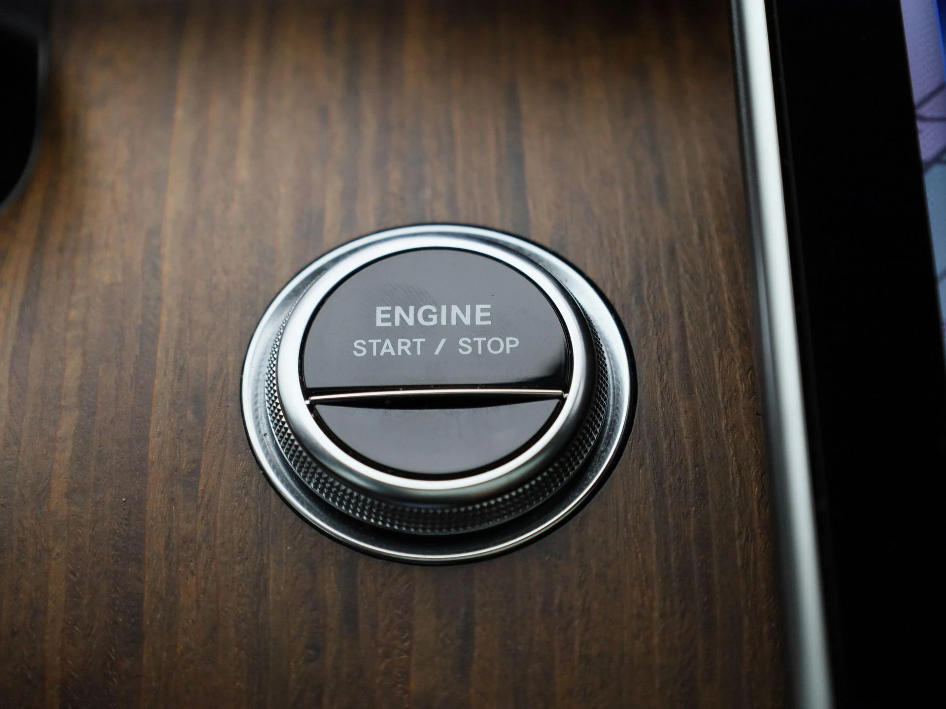 Mercedes-Benz-C-Klasse-image-20