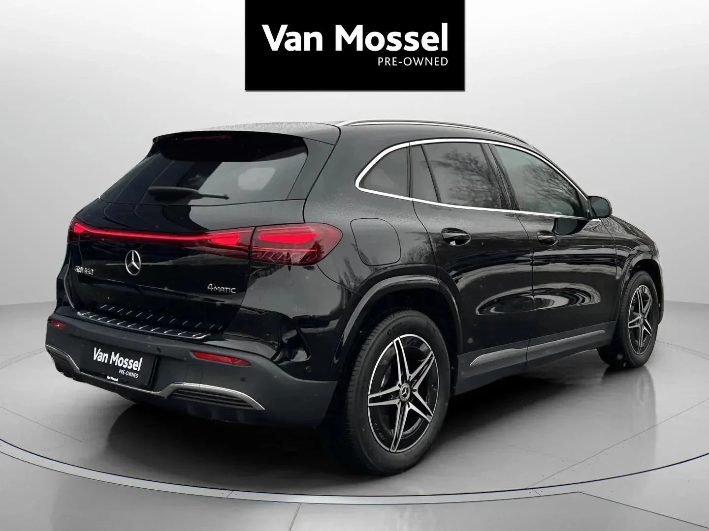 Mercedes-Benz-EQA-image-4