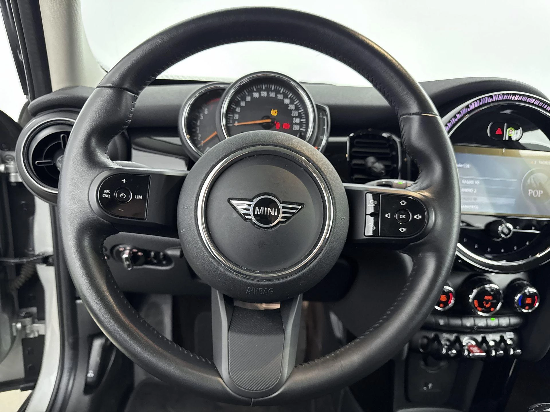 MINI-Cooper-image-9