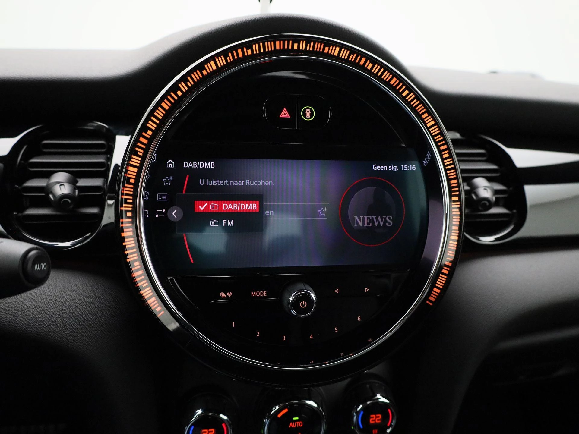 MINI-Cooper S Cabrio-image-18