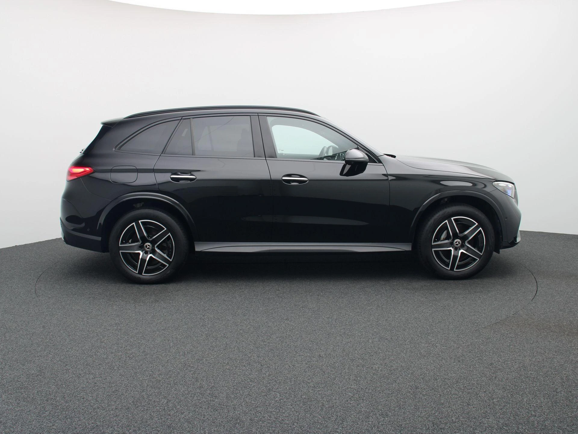 Mercedes-Benz-GLC-image-5
