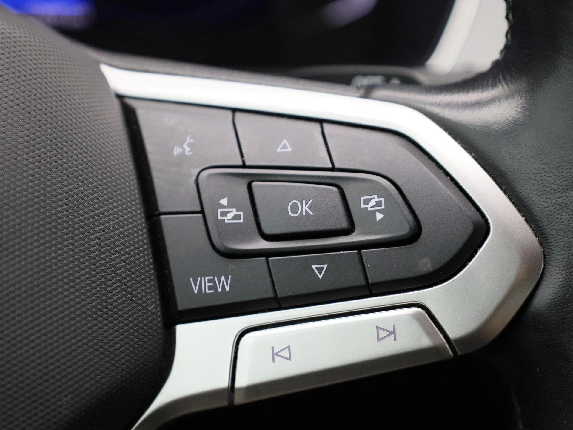 Volkswagen-Passat-image-24