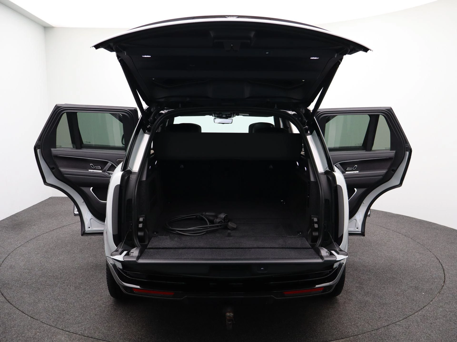 Land Rover-Range Rover-image-16