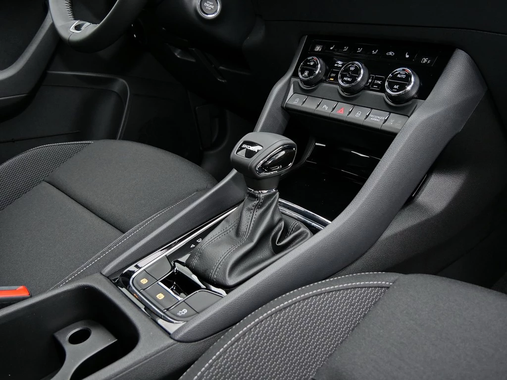 Škoda Karoq Tour 1.5 l TSI 110 kW / 150 PS