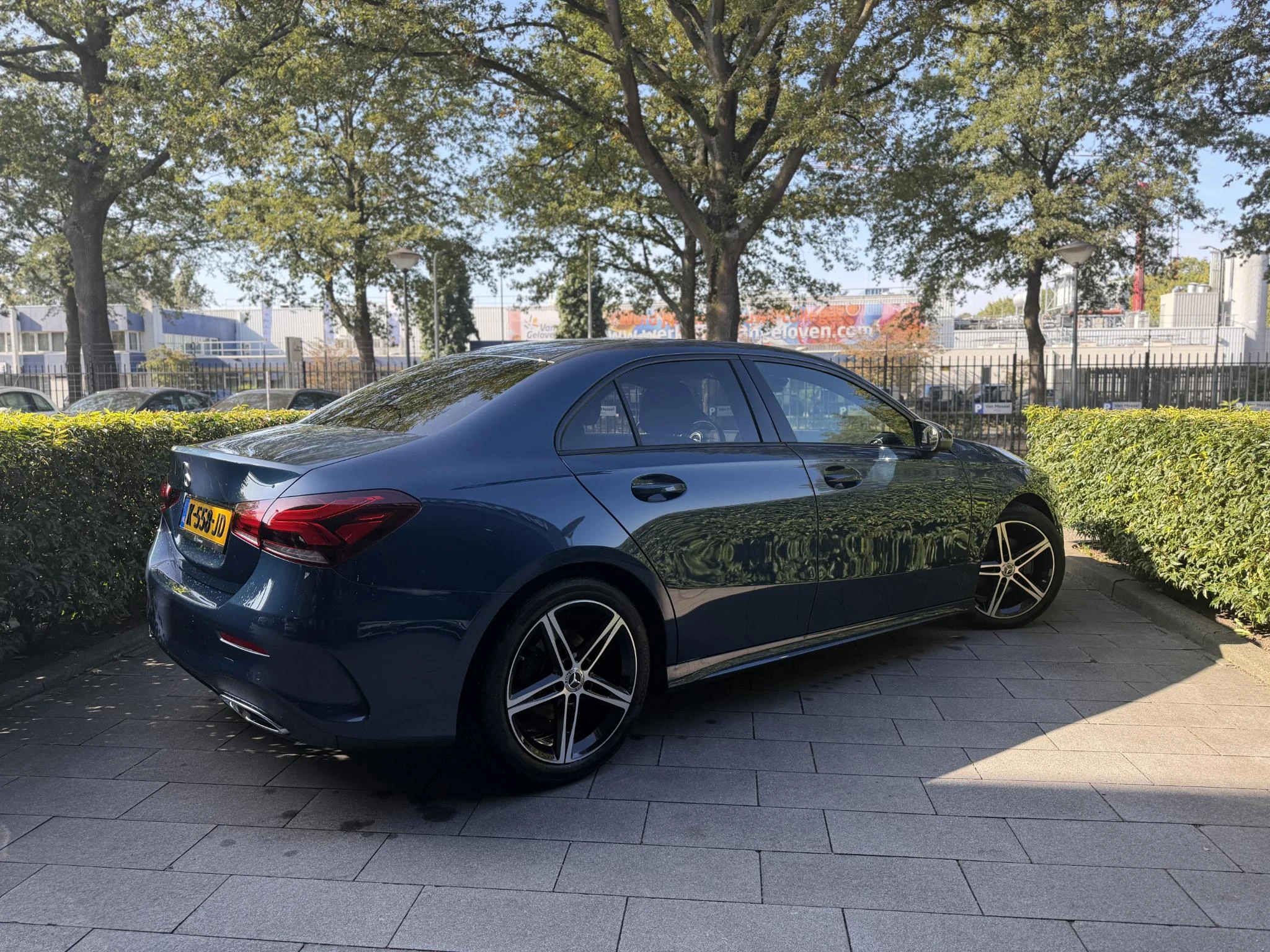 Mercedes-Benz-A-Klasse-image-2