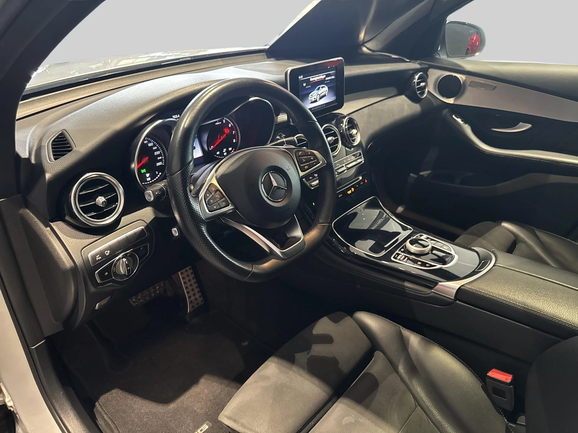 Mercedes-Benz GLC 250 4M Coupé + AMG LINE + TREKHAAK + OPEN DAK +