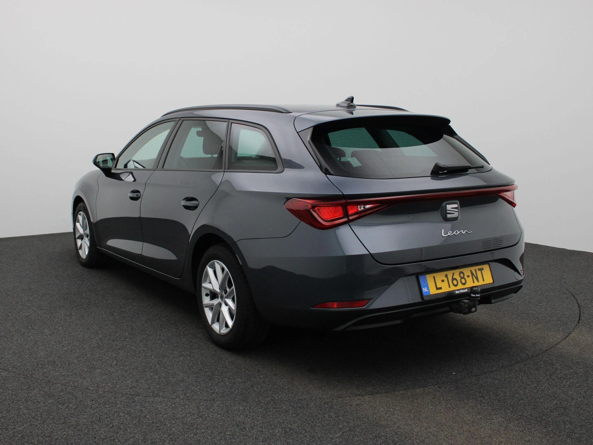 SEAT-Leon-image-1