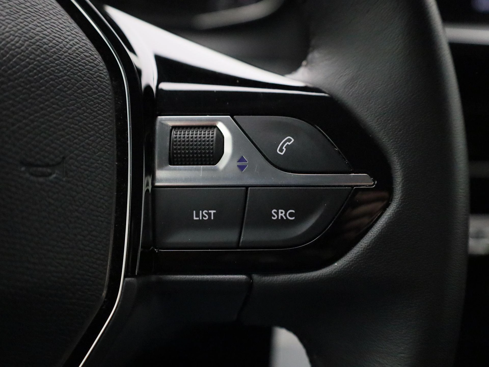 Peugeot-208-image-15