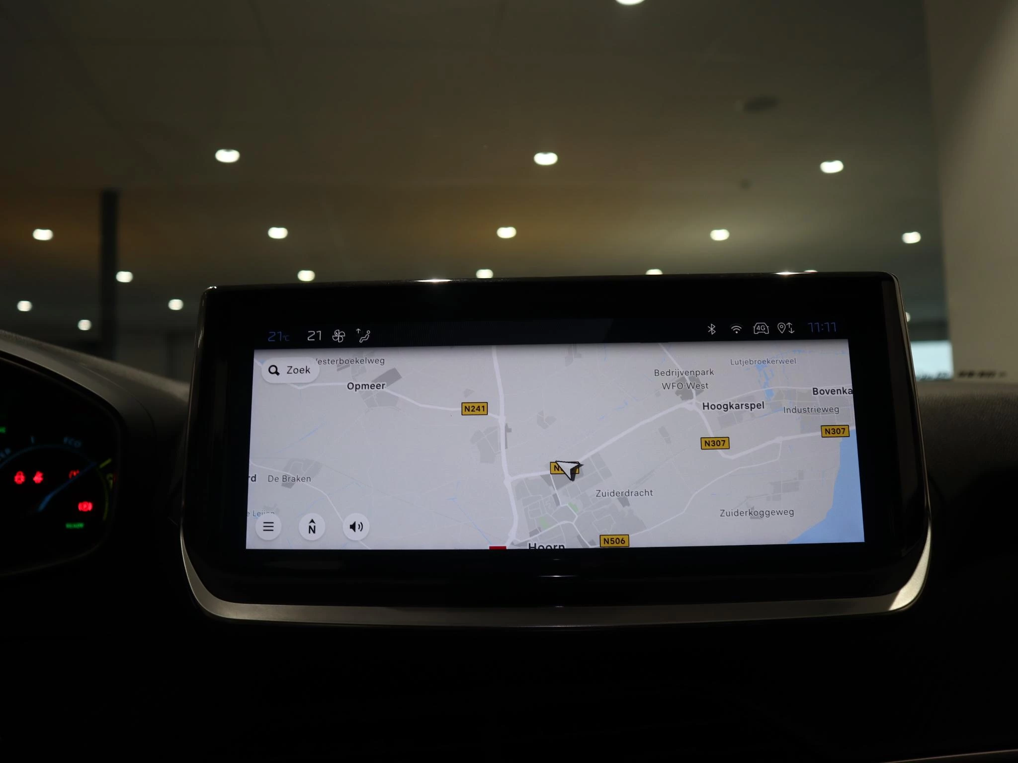 Peugeot-e-2008-image-18