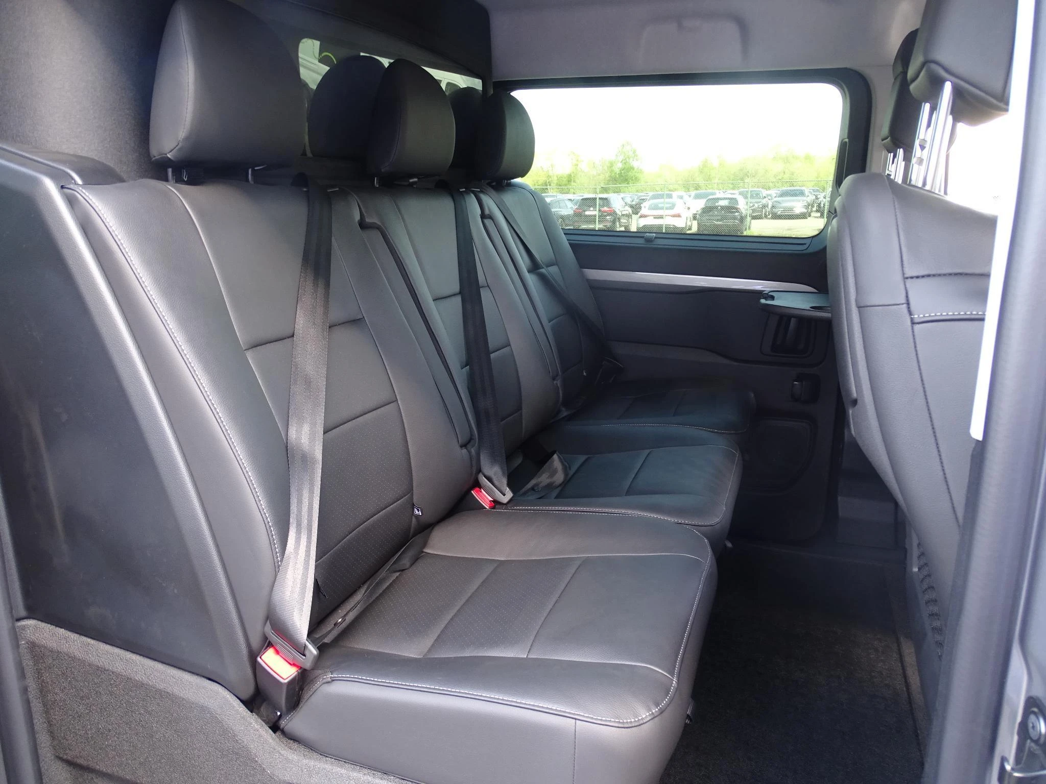 Opel-Vivaro-image-8