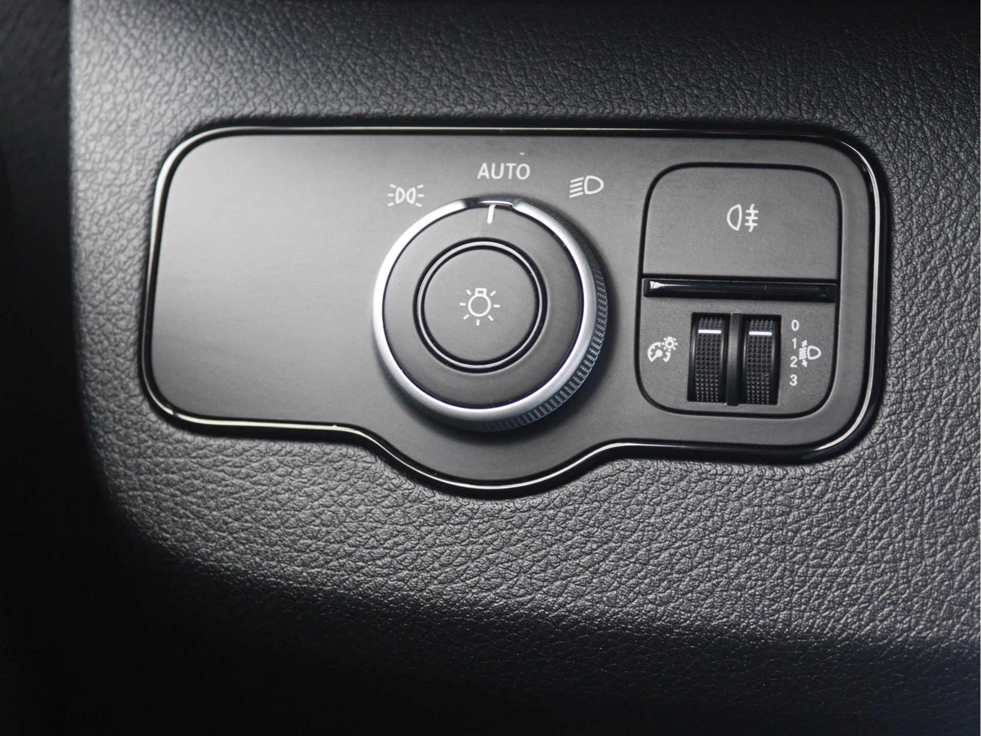Mercedes-Benz-Sprinter-image-11
