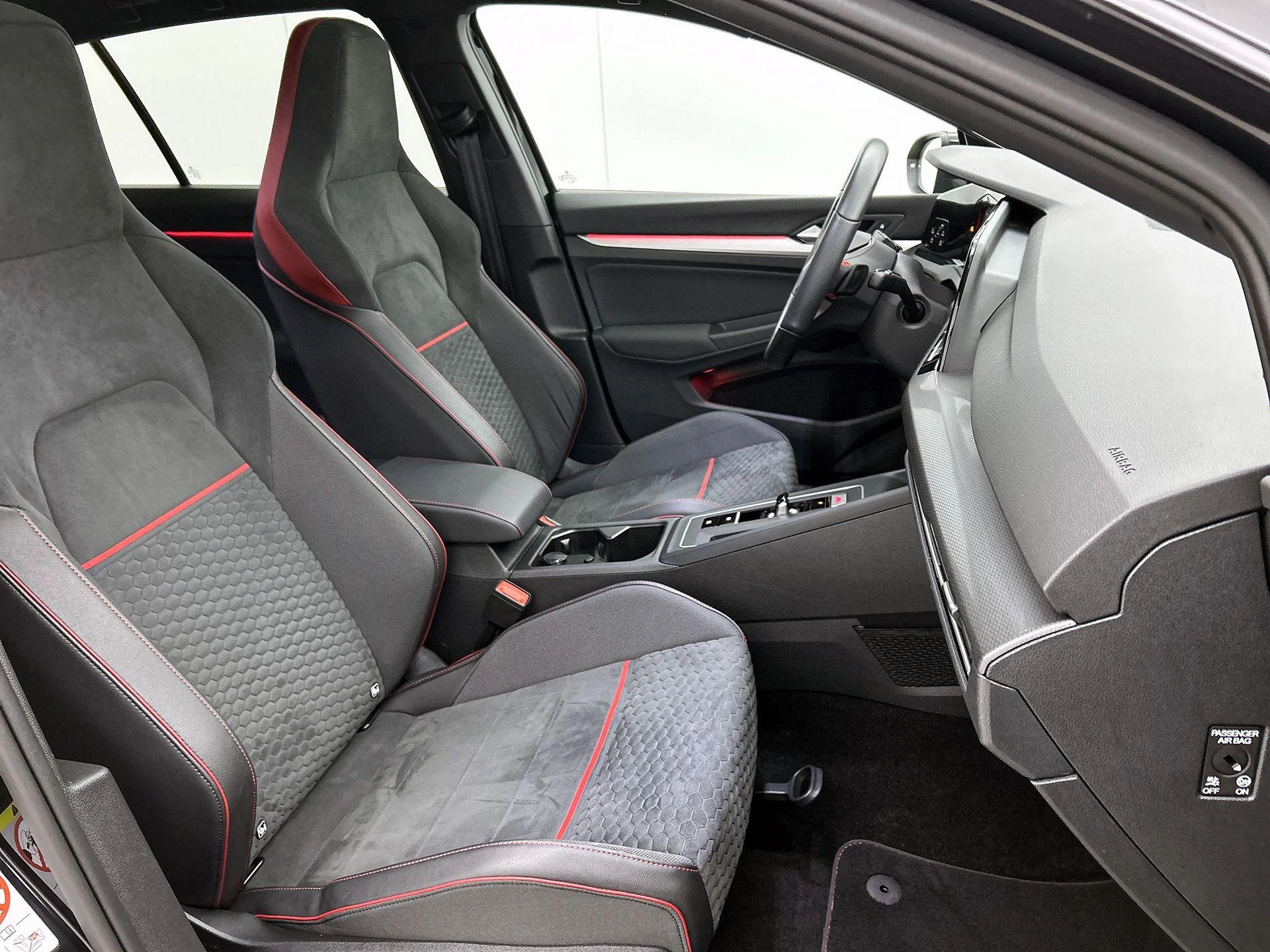 Volkswagen-Golf-image-50
