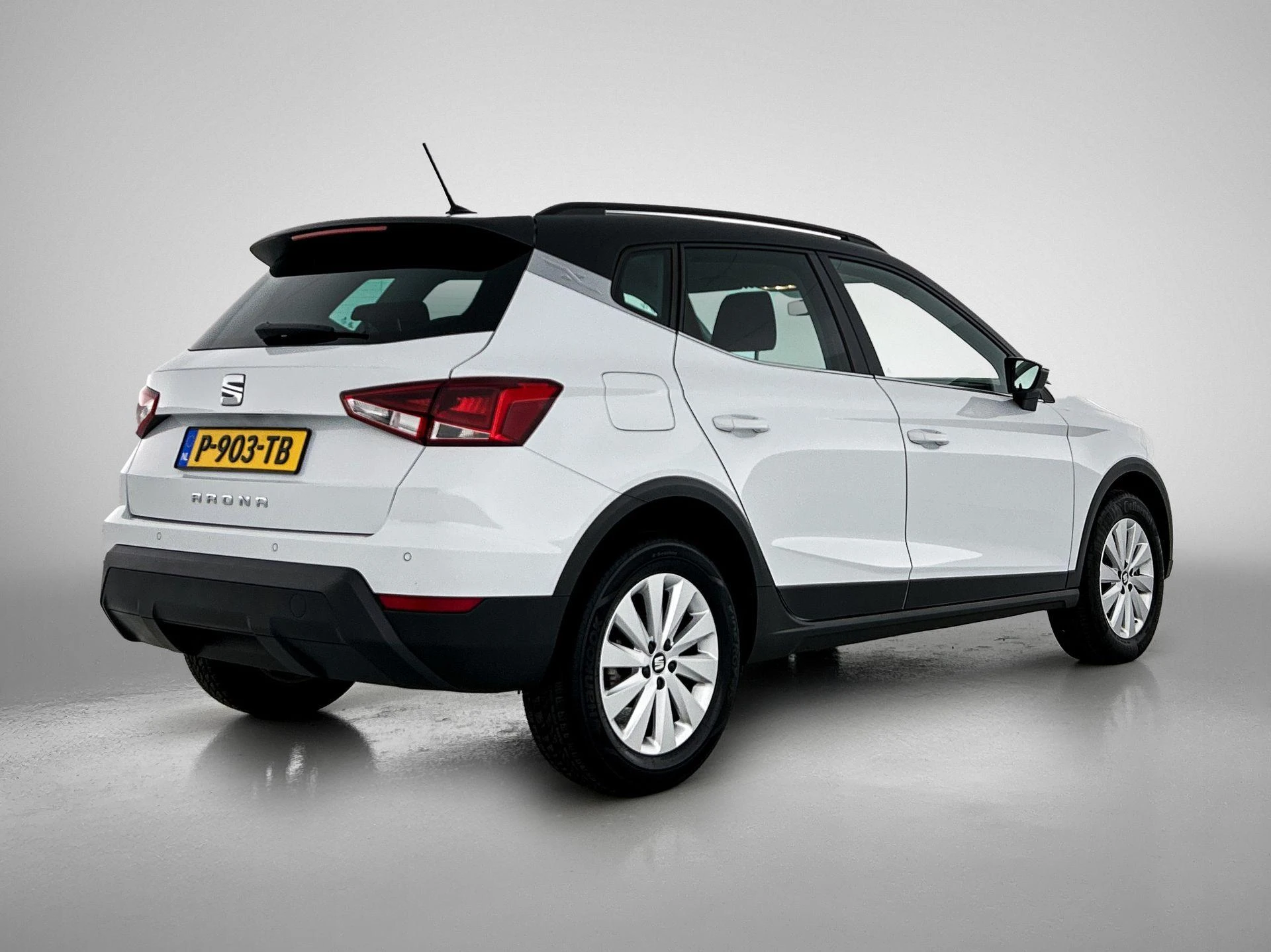 SEAT-Arona-image-3