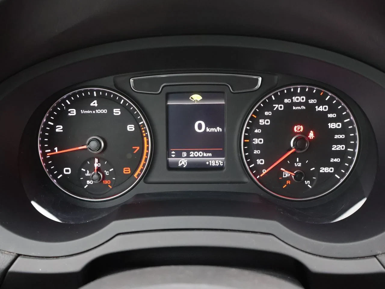 Audi Q3 Audi Q3 1.4TFSI 125PK *LEDER*CRUISE CONTROL*NAVI*CD SPELER*BLTH*PDC*AIRCO*ZETELVERWARMING*...*