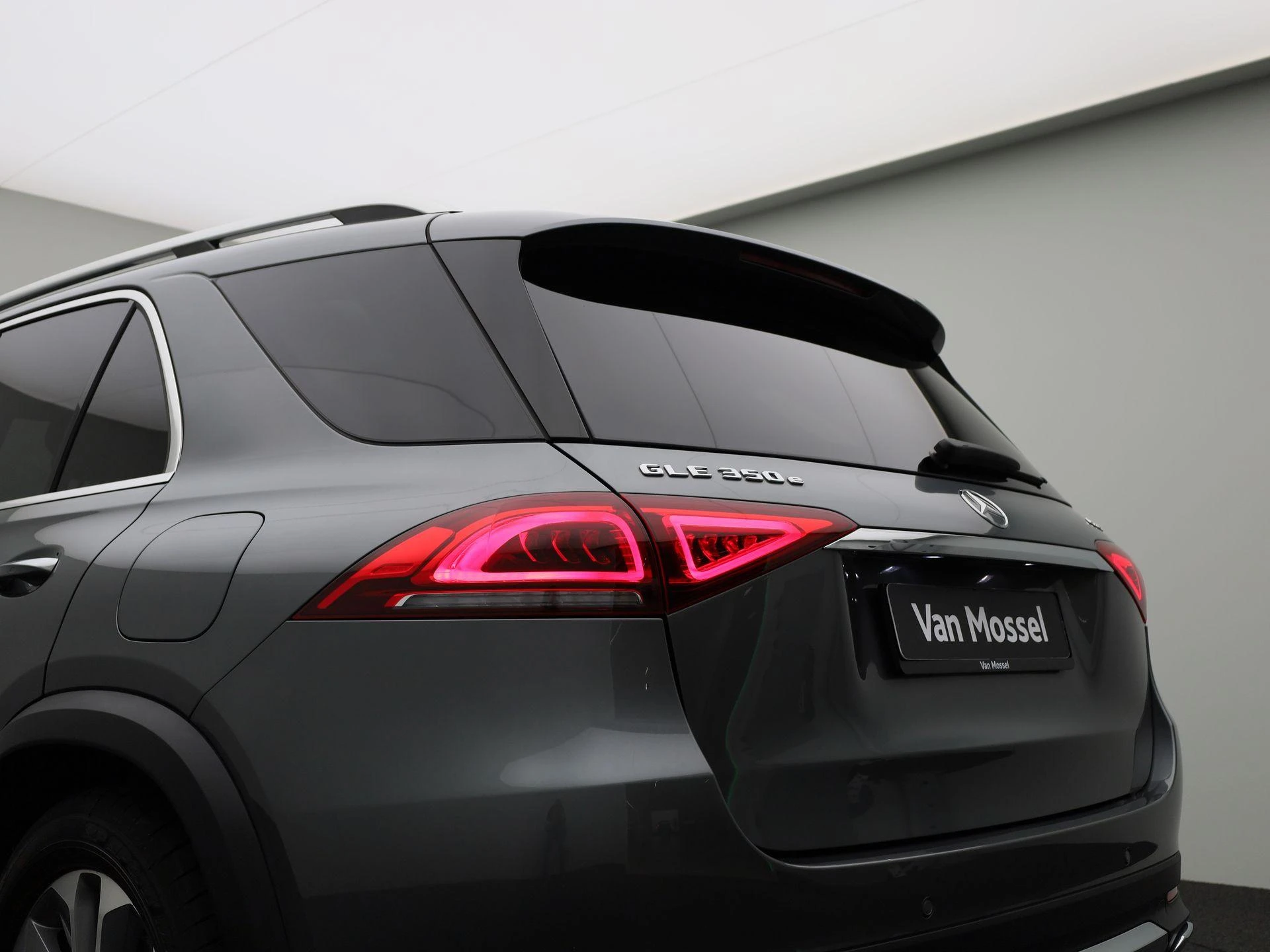 Mercedes-Benz-GLE-image-50