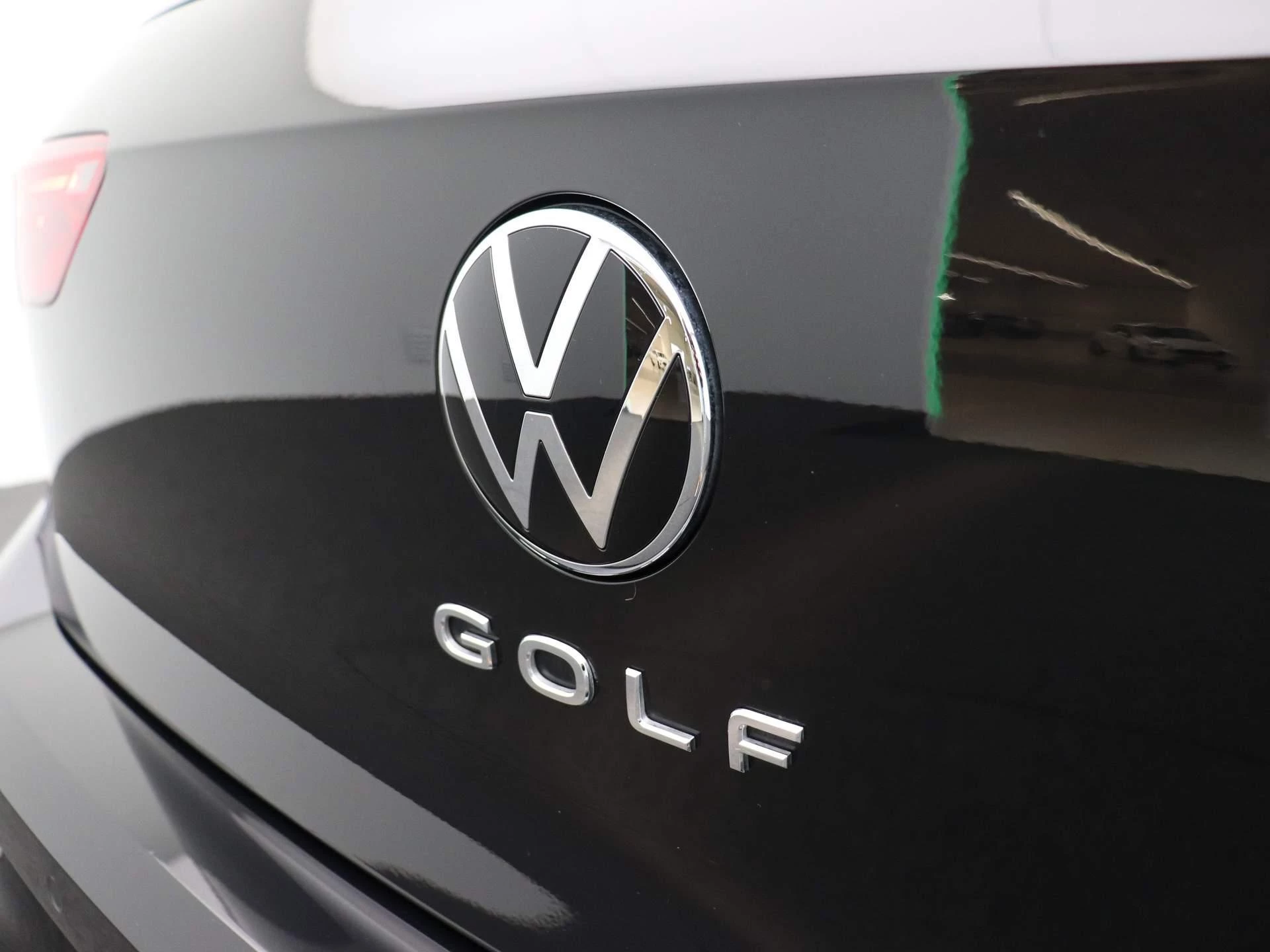 Volkswagen-Golf-image-32
