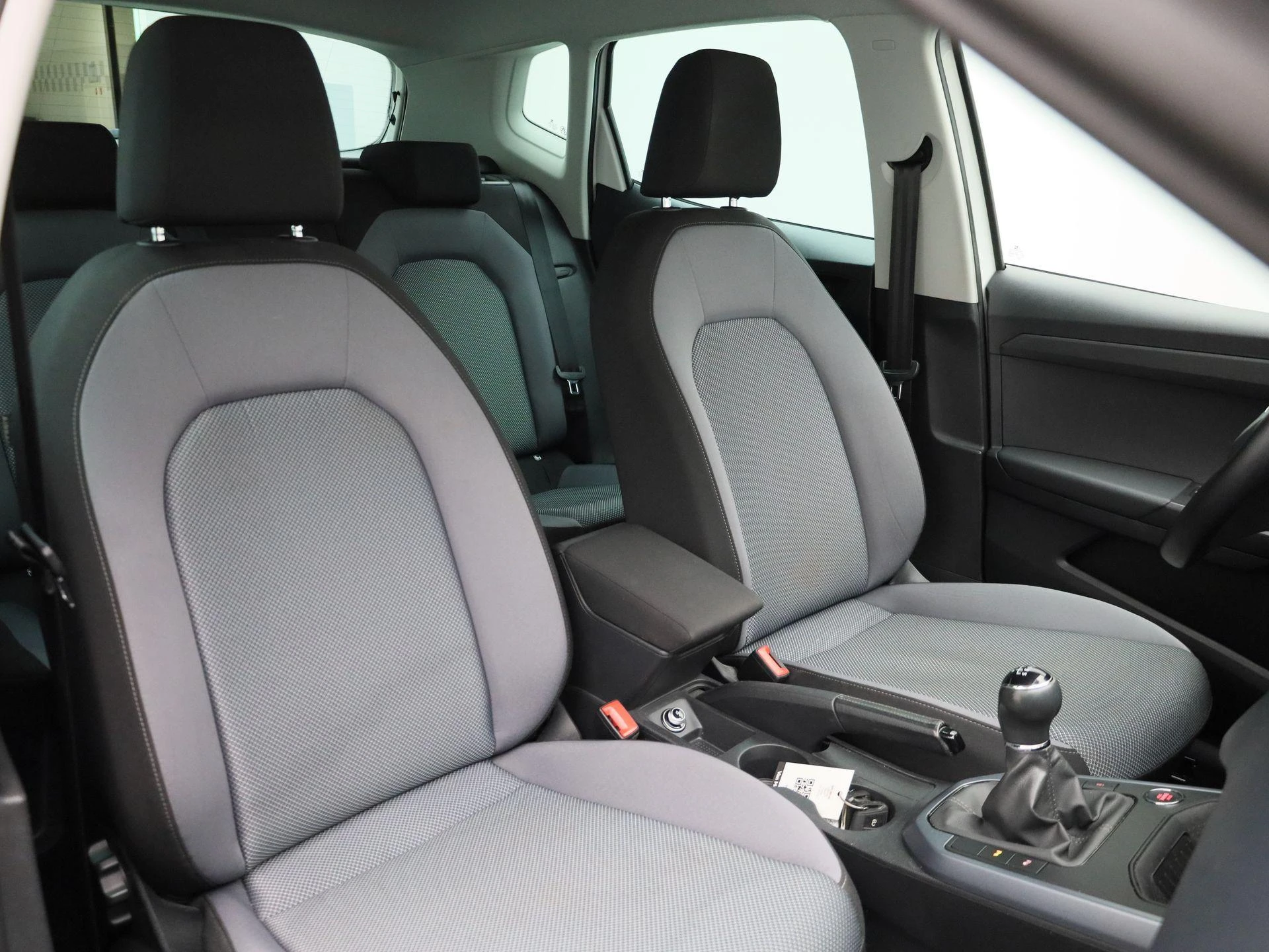 SEAT-Arona-image-33