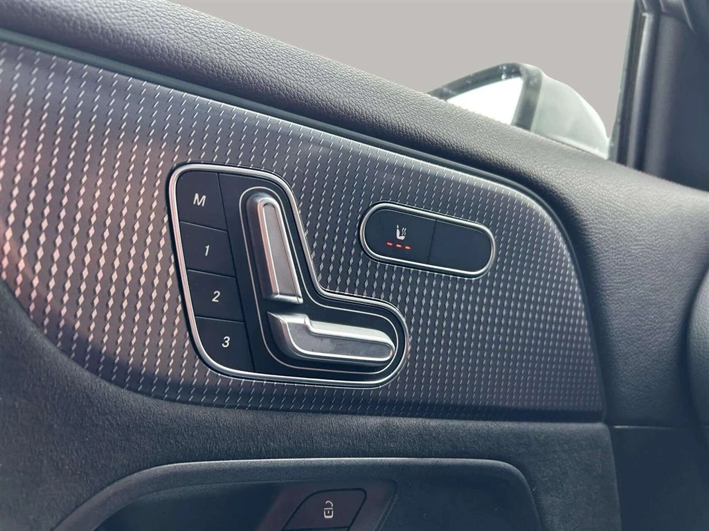Mercedes-Benz-EQA-image-10