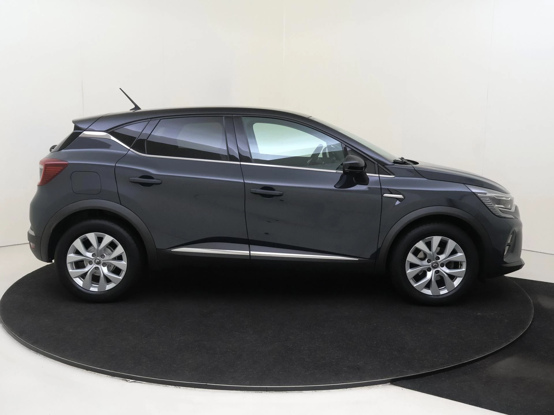 Renault-Captur-image-12