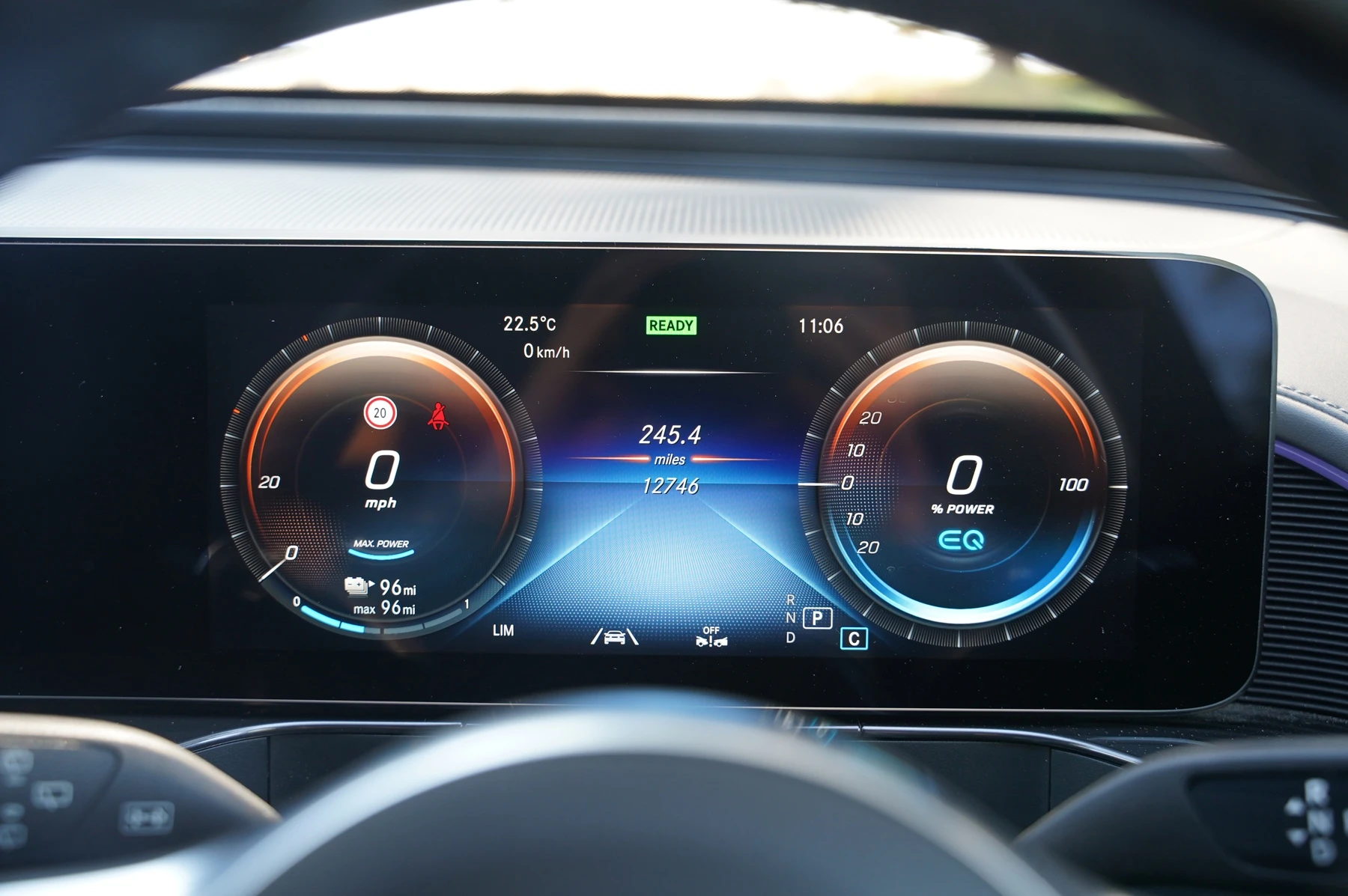 Mercedes-Benz-EQC-image-7