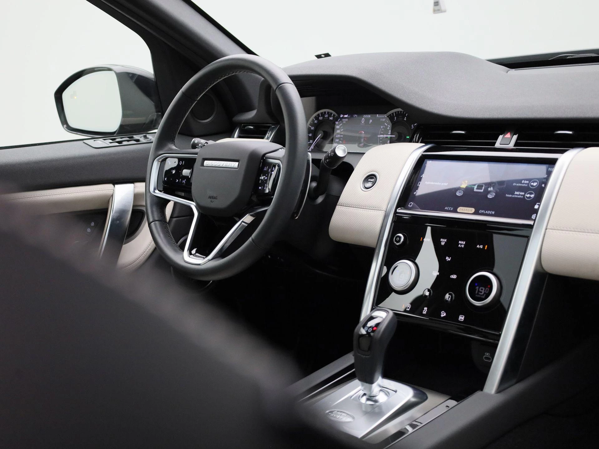 Land Rover-Discovery Sport-image-34