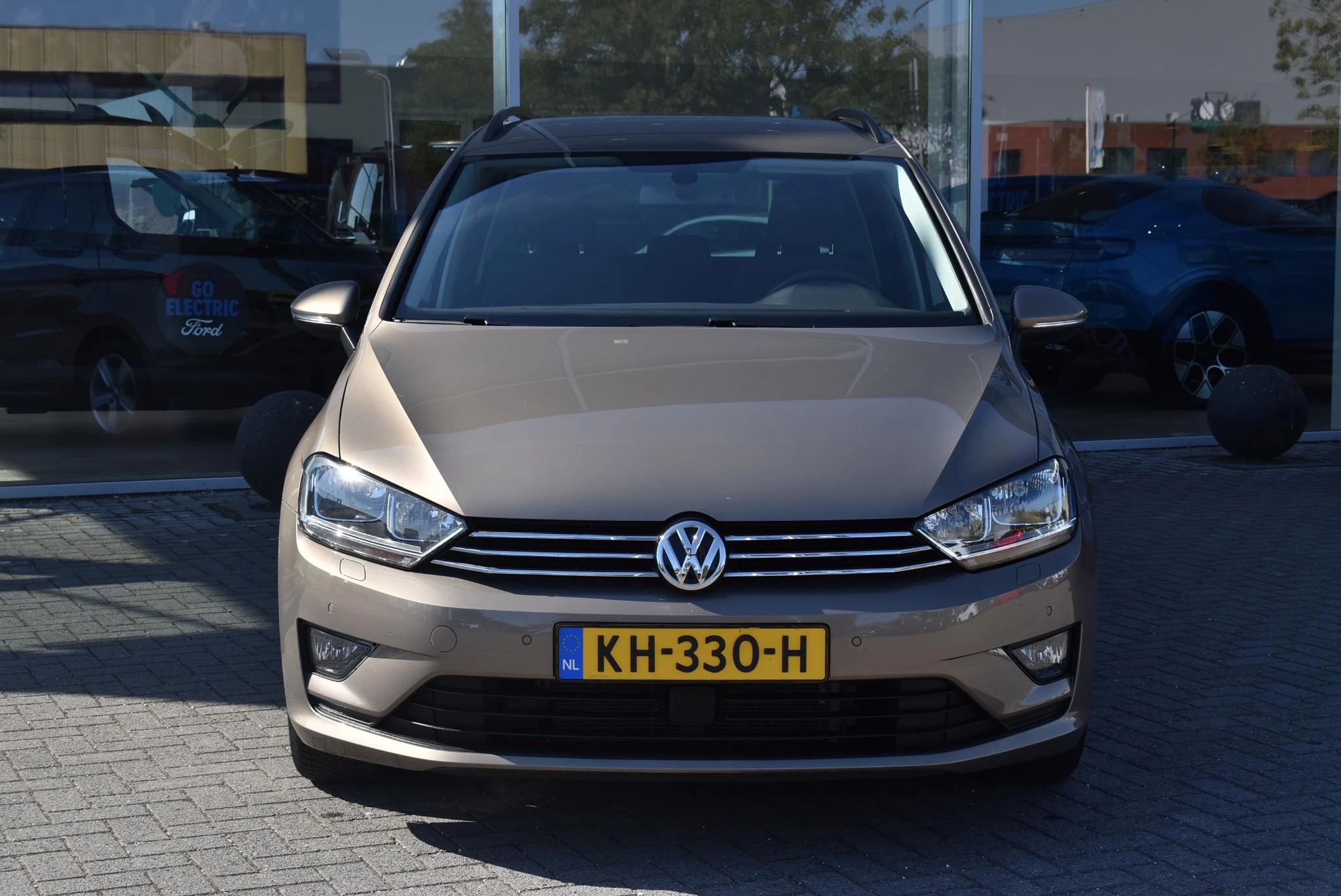Volkswagen-Golf Sportsvan-image-1