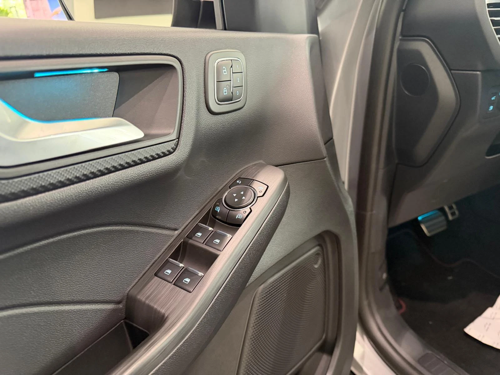 Ford-Kuga-image-18