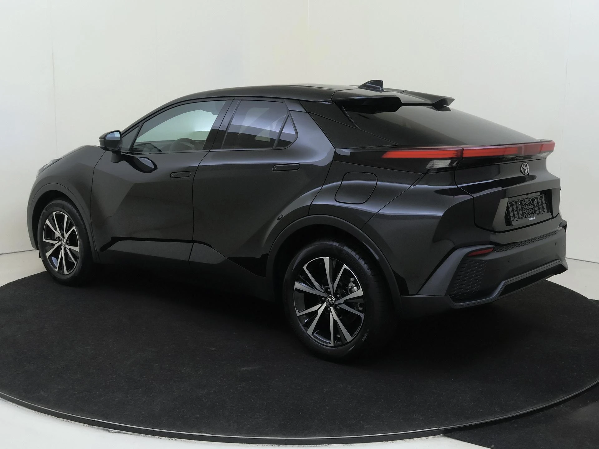 Toyota C-HR 2.0 Plug-in Hybrid 220 Business Plus