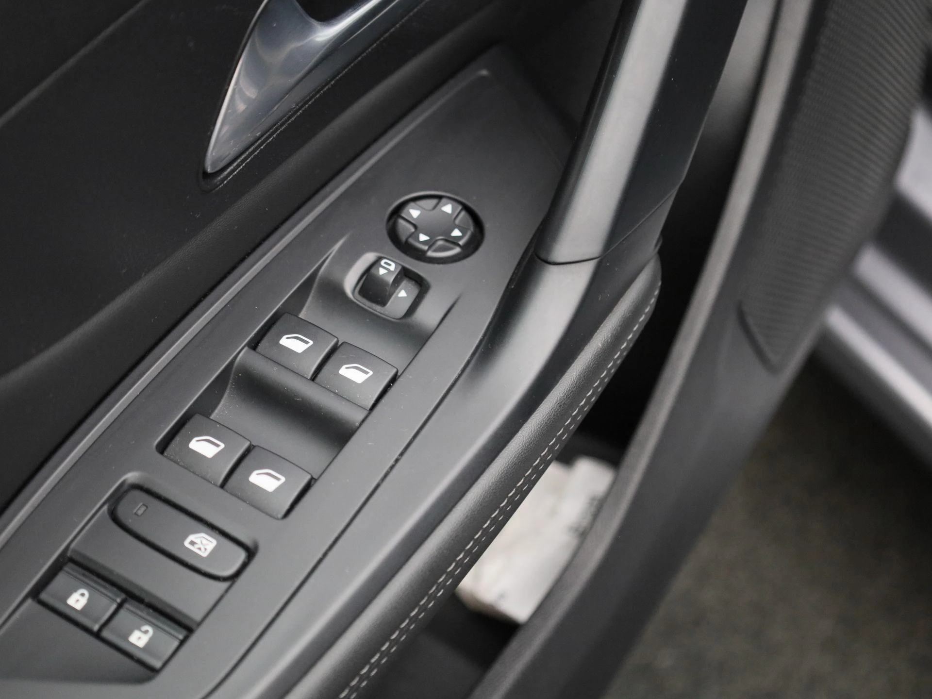 Peugeot-308-image-28
