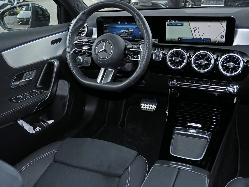 Mercedes-Benz-A-Klasse 200-image-9