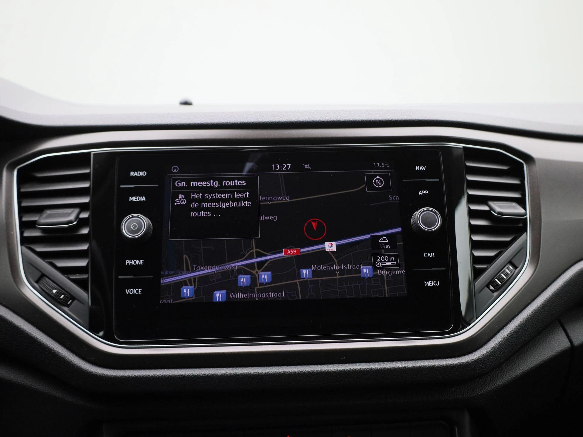 Volkswagen-T-Roc-image-15