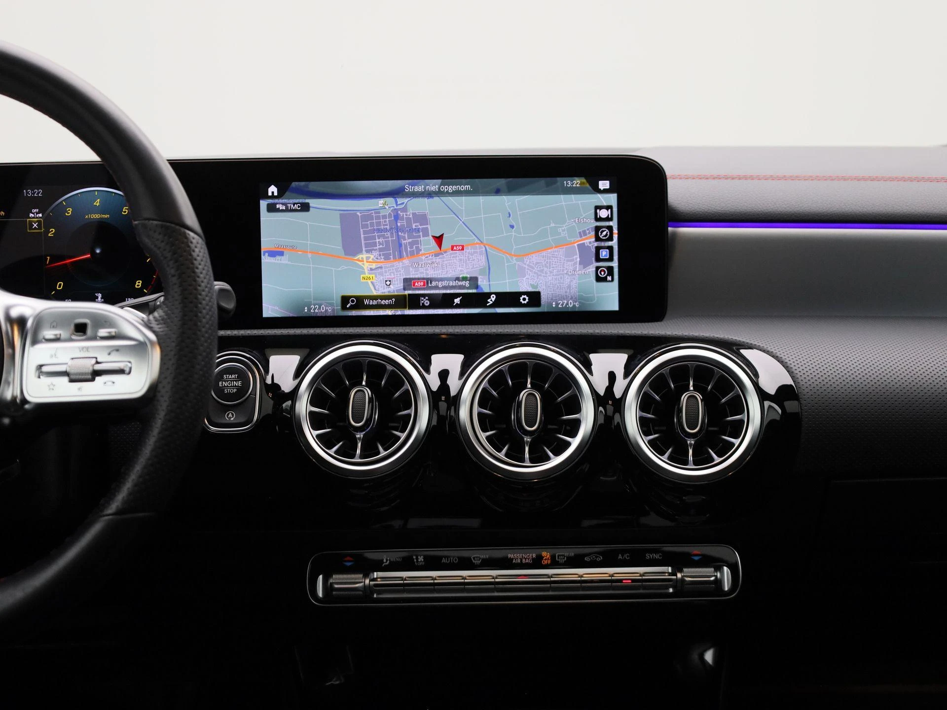 Mercedes-Benz-CLA-image-8