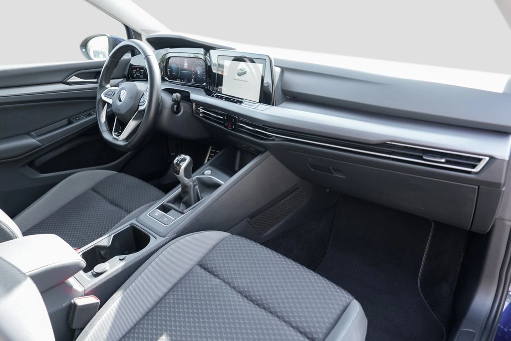 Volkswagen-Golf-image-7