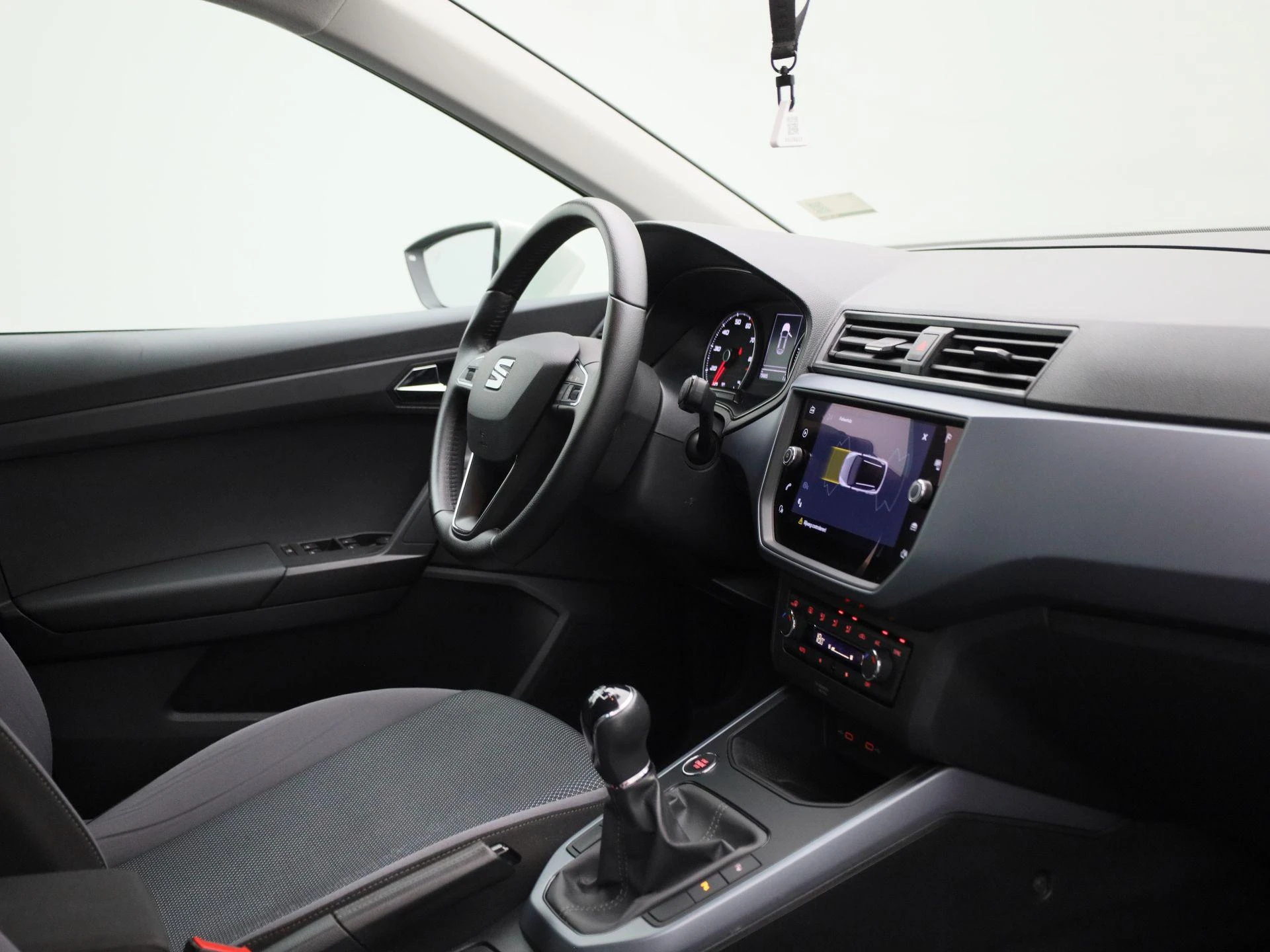 SEAT-Arona-image-30