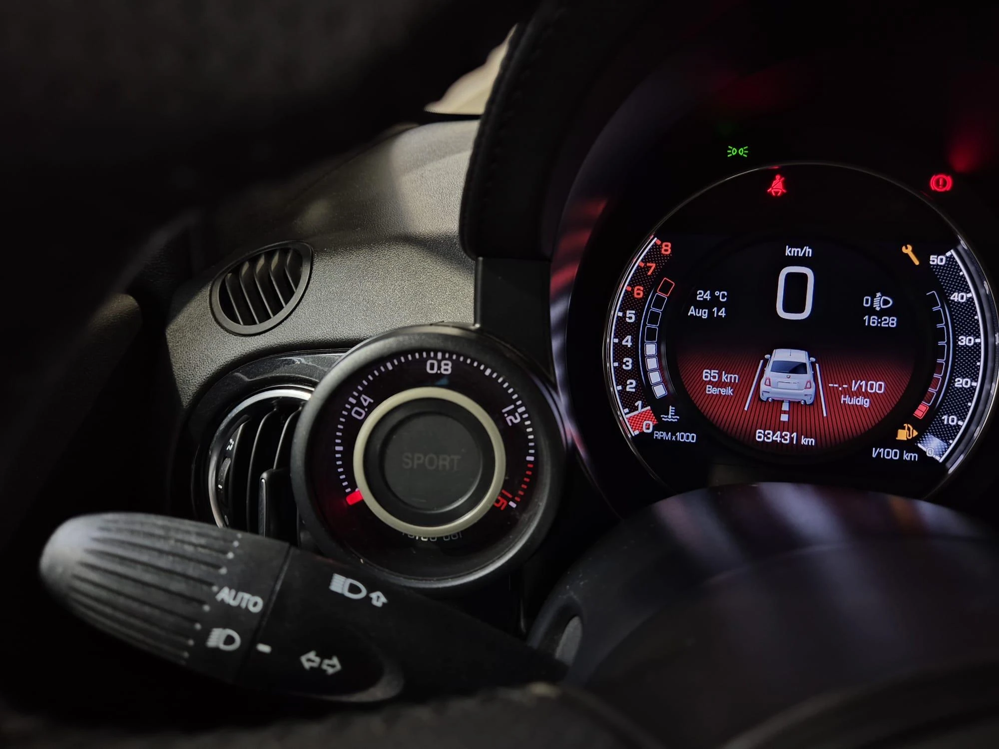 Abarth-595-image-11