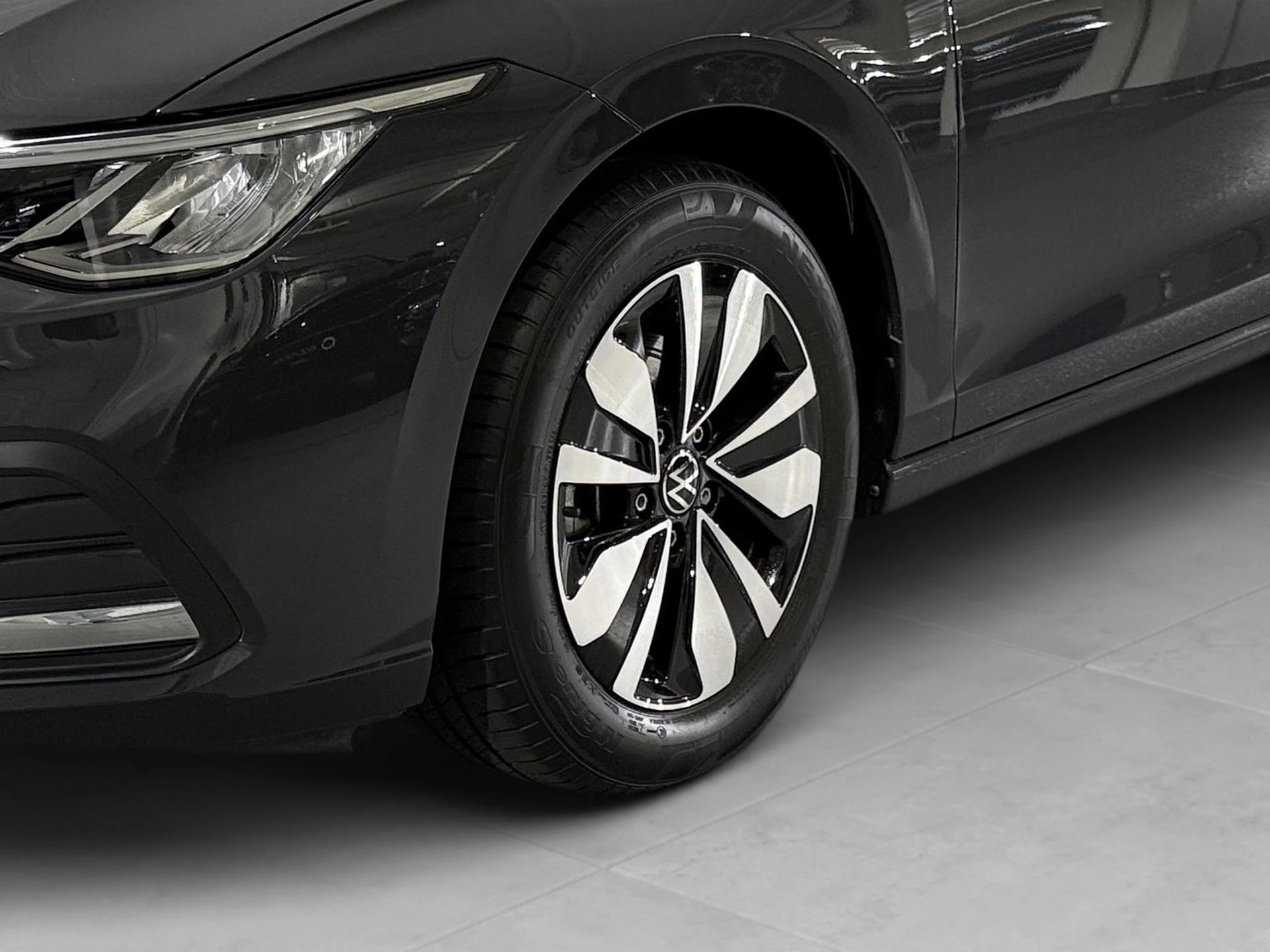 Volkswagen-Golf-image-19