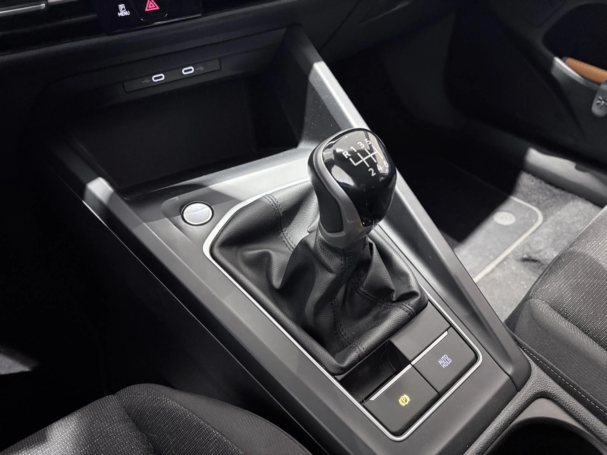 Volkswagen-Golf-image-27
