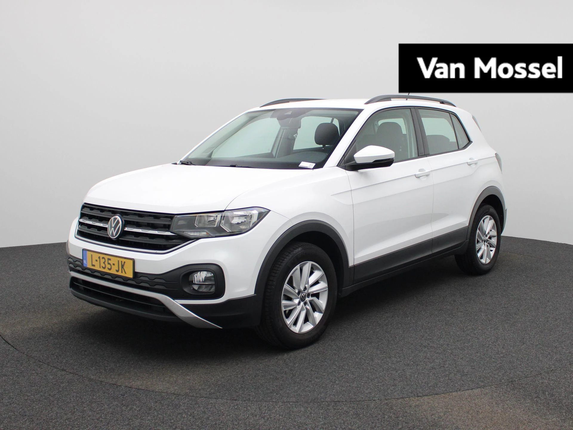 Volkswagen-T-Cross-image-0