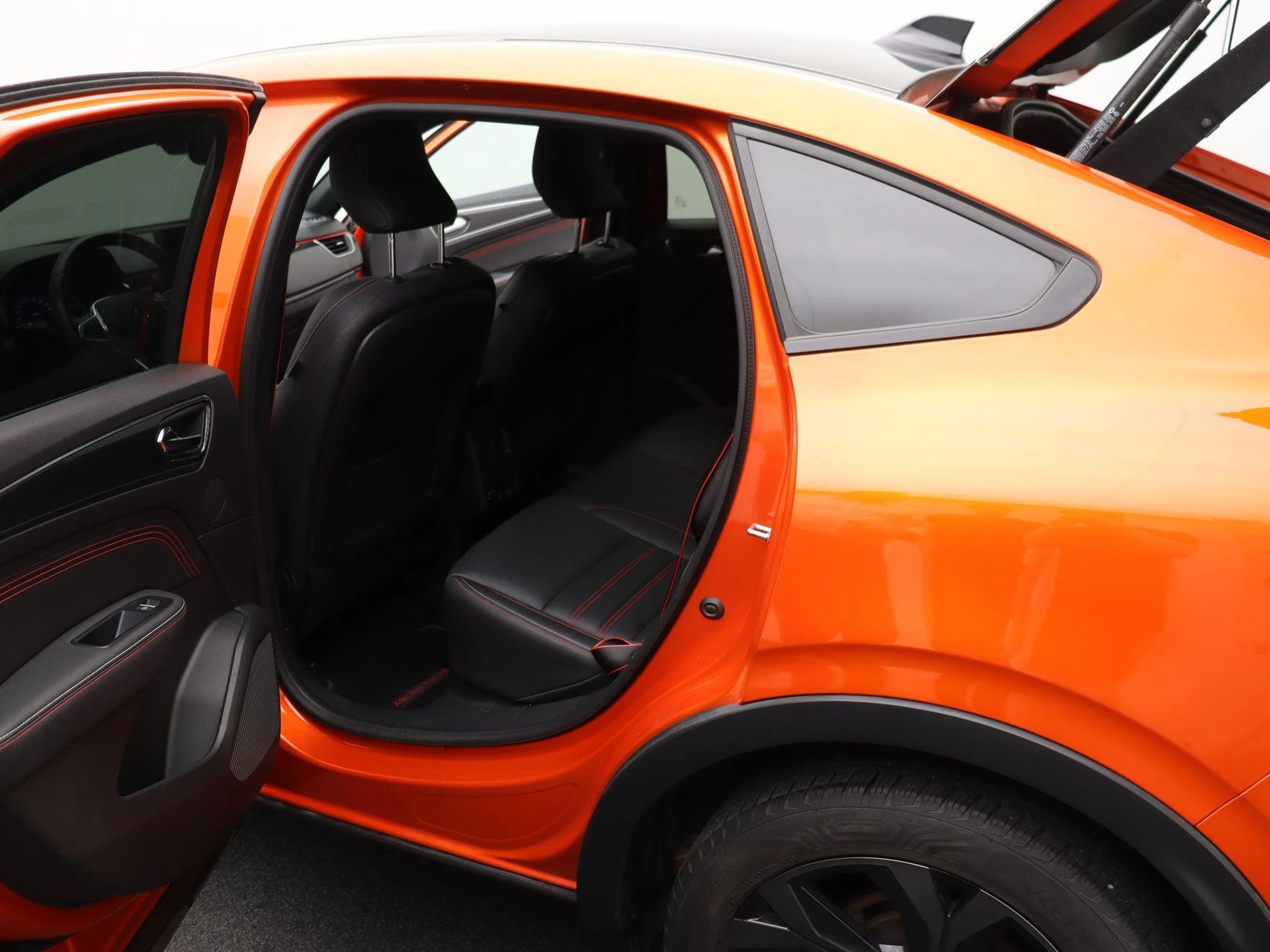 Renault-Arkana-image-24