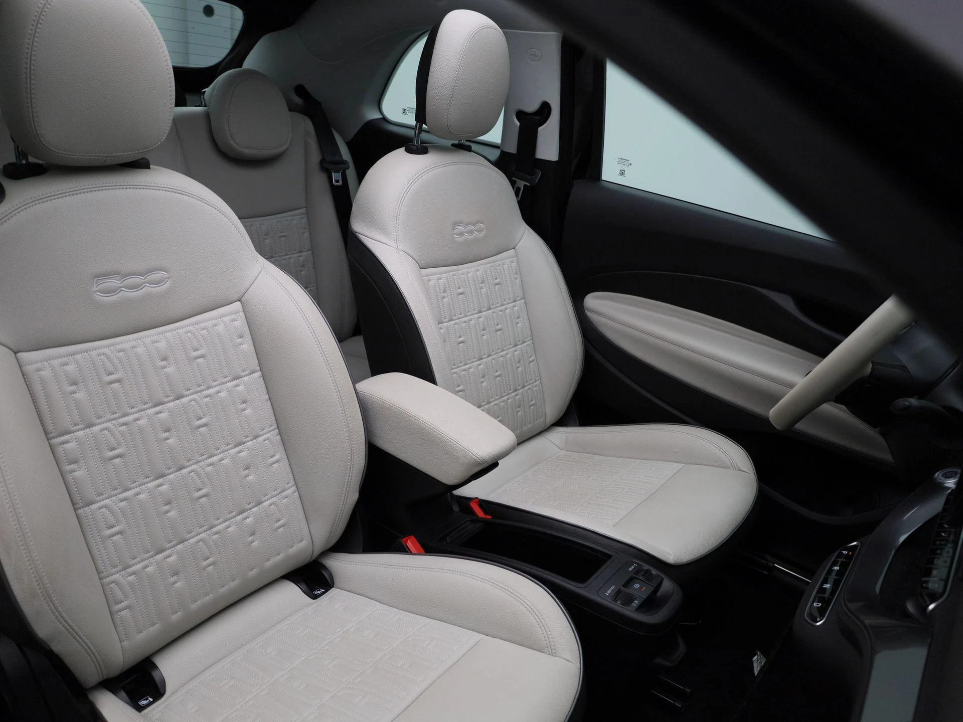 Fiat-500e-image-40