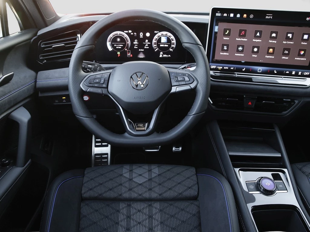 Volkswagen Tiguan R-Line 2,0 l TDI 4M. DSG AHK, Pano, Standh. VSA